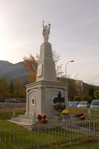 Le monument aux morts de La Fare