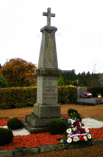 Le monument aux morts de Lanleff