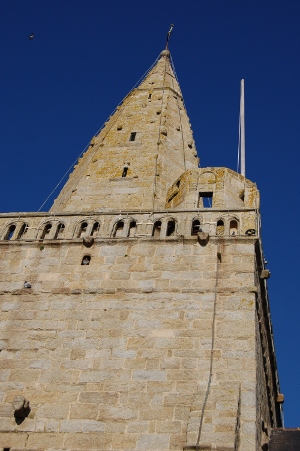 Le clocher forteresse de Notre Dame de Larmor
