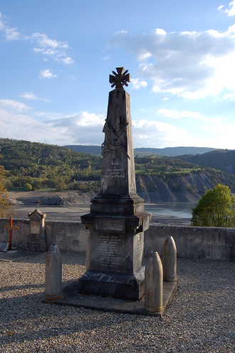 Monument aux morts d'un village disparu...