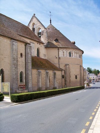 La Basilique depuis la rue Thabaud-Boislareine