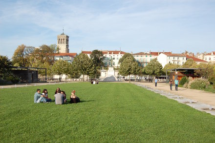 La place d'armes est pacifique...