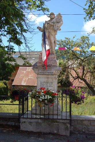 Le monument aux morts