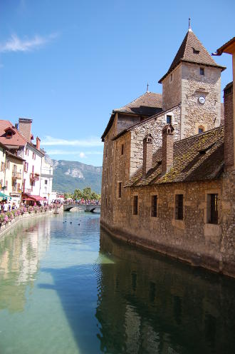 Le long du Théou, à <strong>Annecy</strong>