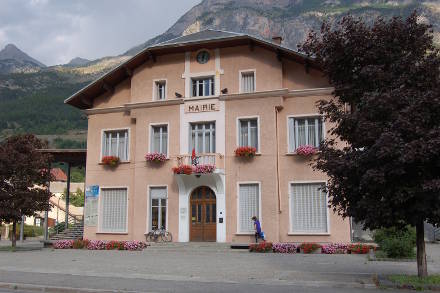 La mairie de l'Argentière...