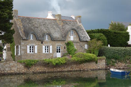 granit et toit de chaume à <strong>Saint Cado</strong>