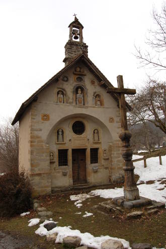 Neige et chapelle des pétètes...