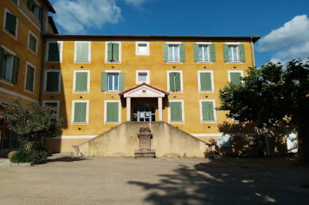 La mairie de Bevons