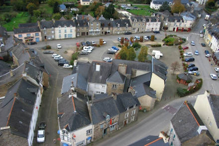 Plasenn ar C'hreisker - La place du centre-bourg