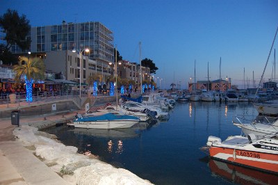 Balade nocturne sur le port