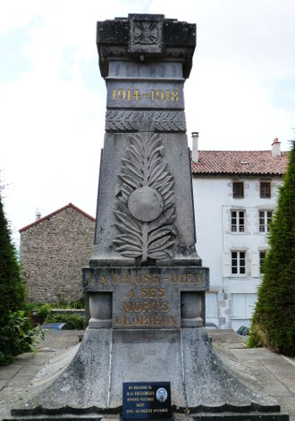 Le monument aux morts de <strong>La Chaise-Dieu</strong>