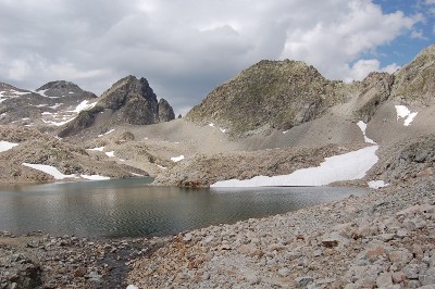 Névés et lac de Crupillouse.