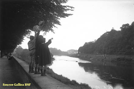 Enfants et bord de Meuse en 1912