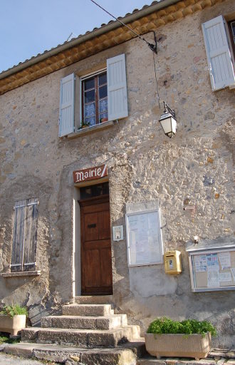 La mairie de Châteauredon...