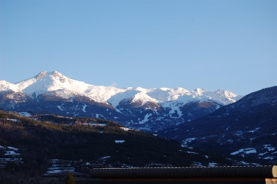 Devant nous, le spectacle des neiges