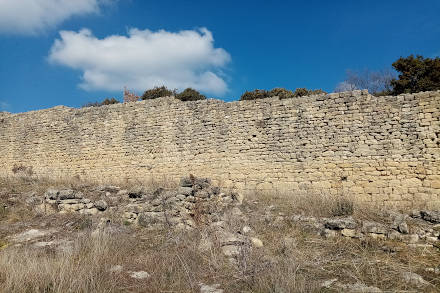 Muraille et anciennes pierres