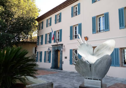 La mairie de Grimaud