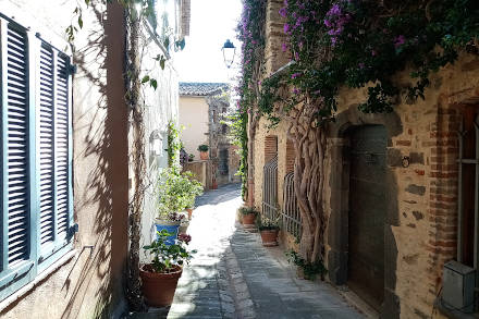 Par les rues de Grimaud