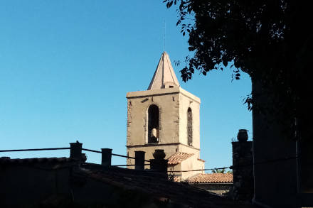 Il montre le ciel bleu !