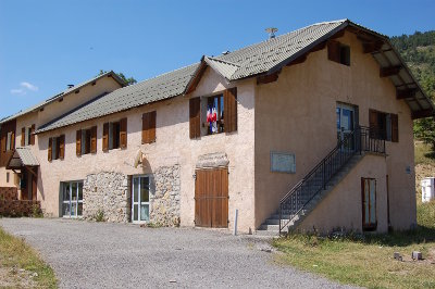 Petit village et petite mairie.