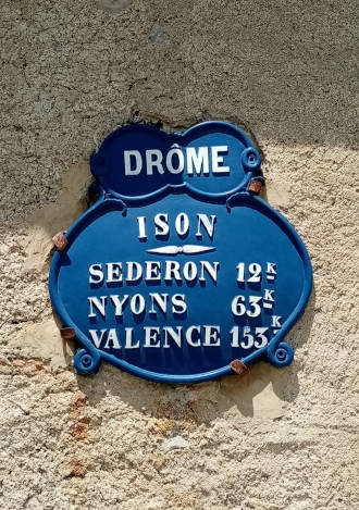 izon-la-bruisse-3