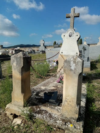 Visitez le cimetière