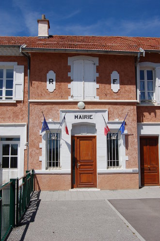 La mairie de la Freissinouse