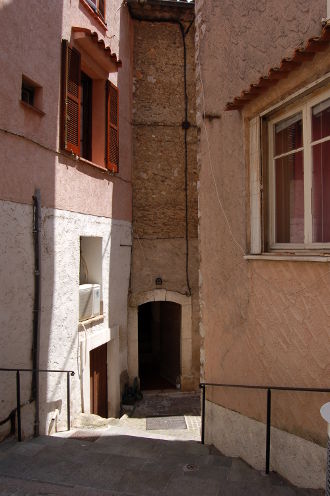 Balade dans les ruelles de <strong>La Gaude</strong>