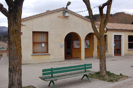 La mairie de <strong>Lachau</strong>