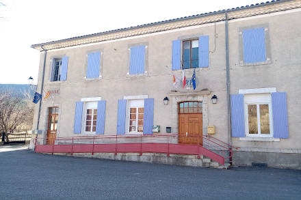 La mairie des Omergues