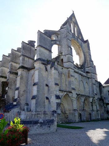 Balade à l'Abbaye de Longpont...