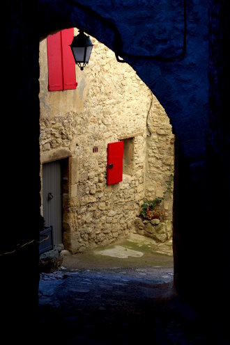 Balade au village de Lurs.