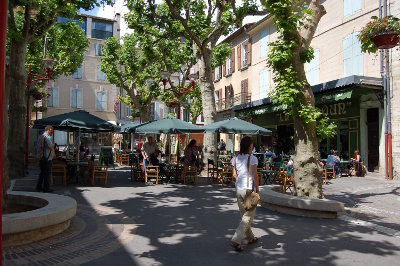 À l'ombre des platanes...