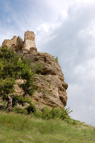 Quelque gigantesque atlante porterait-il le château ?...