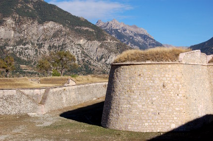 Murailles, fossés, défenses...