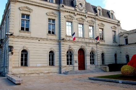 L'Hôtel de Ville...