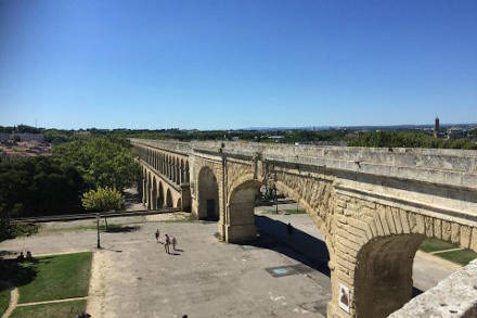 L'aqueduc aux arceaux...