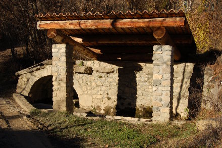 La fontaine et l'ancien lavoir...