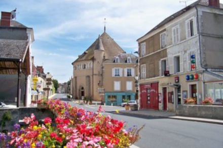 Un village fleuri et bien agréable.