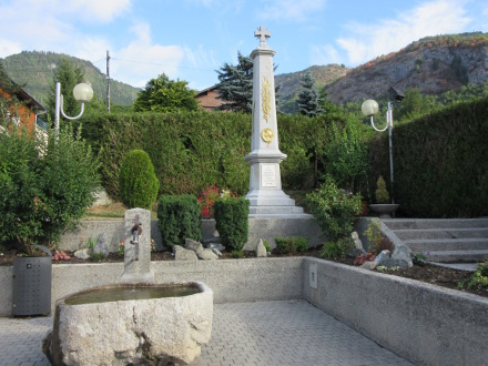 Le monument aux morts d'Onnion