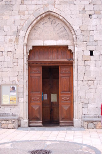 Entrez dans l'église de l'Assomption