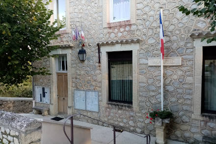 La mairie de Reilhanette