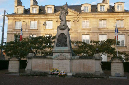 Le Monument aux Morts