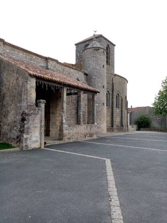 Église et longue histoire