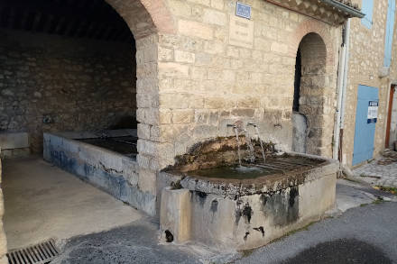 Fontaine et lavoir...