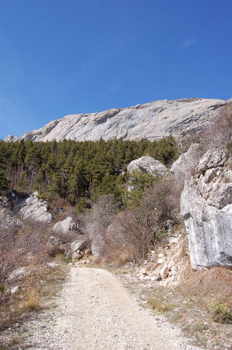 La grandiose falaise de Ceüze...