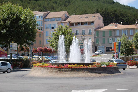 Au rond-point du centre-ville