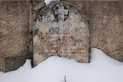 Vêtus de leurs blancs linceuls, ils attendent...