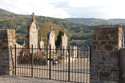 L'enceinte du cimetière...