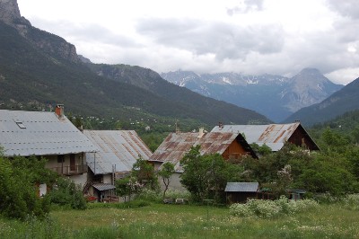 Les tôles ont remplacé les chaumes, la vue reste splendide...